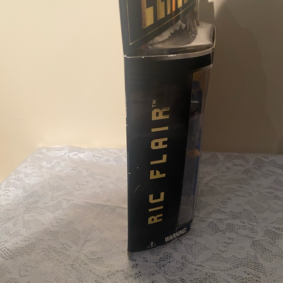 WWE Classic Superstars Ric Flair New Jakks 2005 Series 9 Blue Robe - Picture 6 of 11